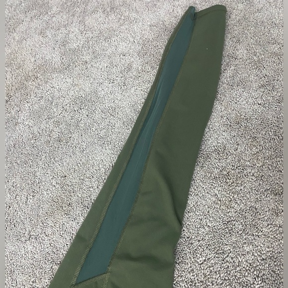 Old Navy Go Dry olive green side mesh panel active leggings S - Picture 2 of 6